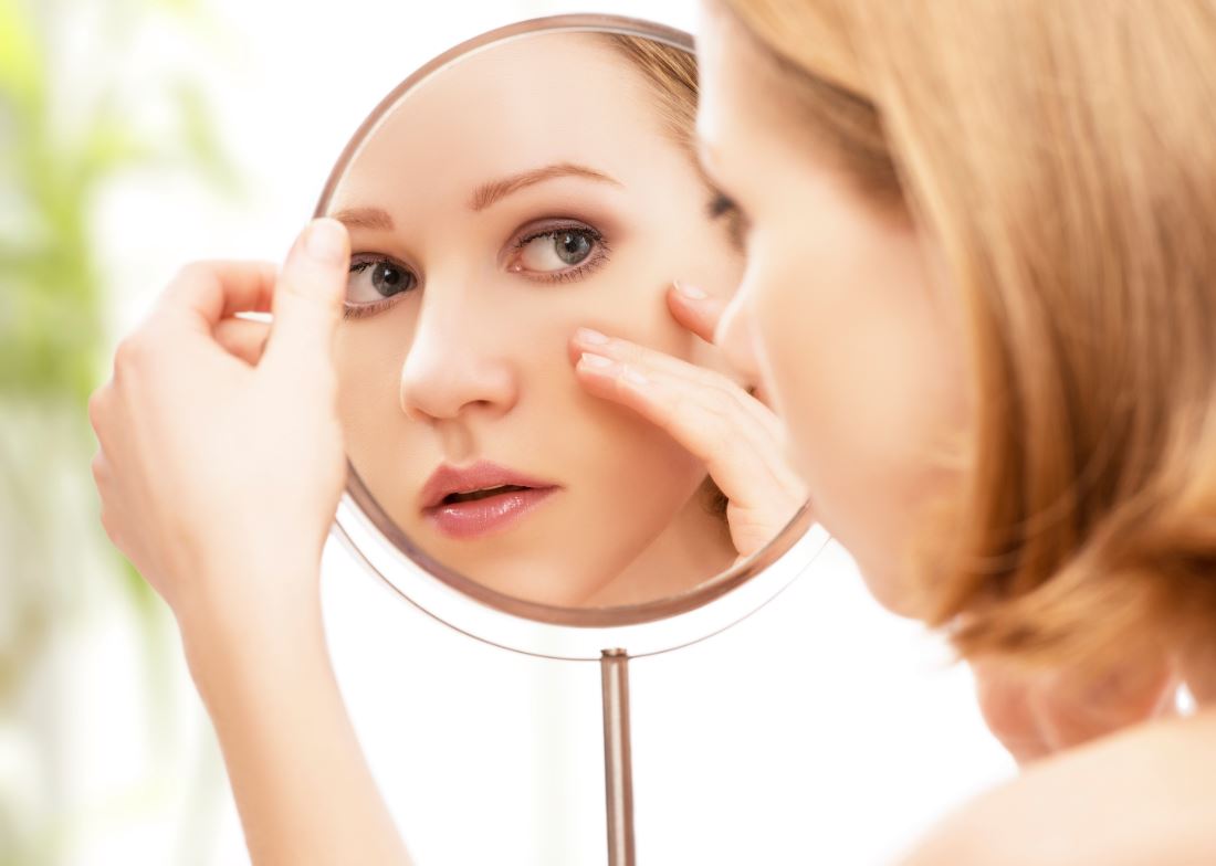 Thành phần kem là yếu tố cực kỳ quan trọng khi lựa chọn sản phẩm chăm sóc da mụn (nguồn ảnh: Internet)