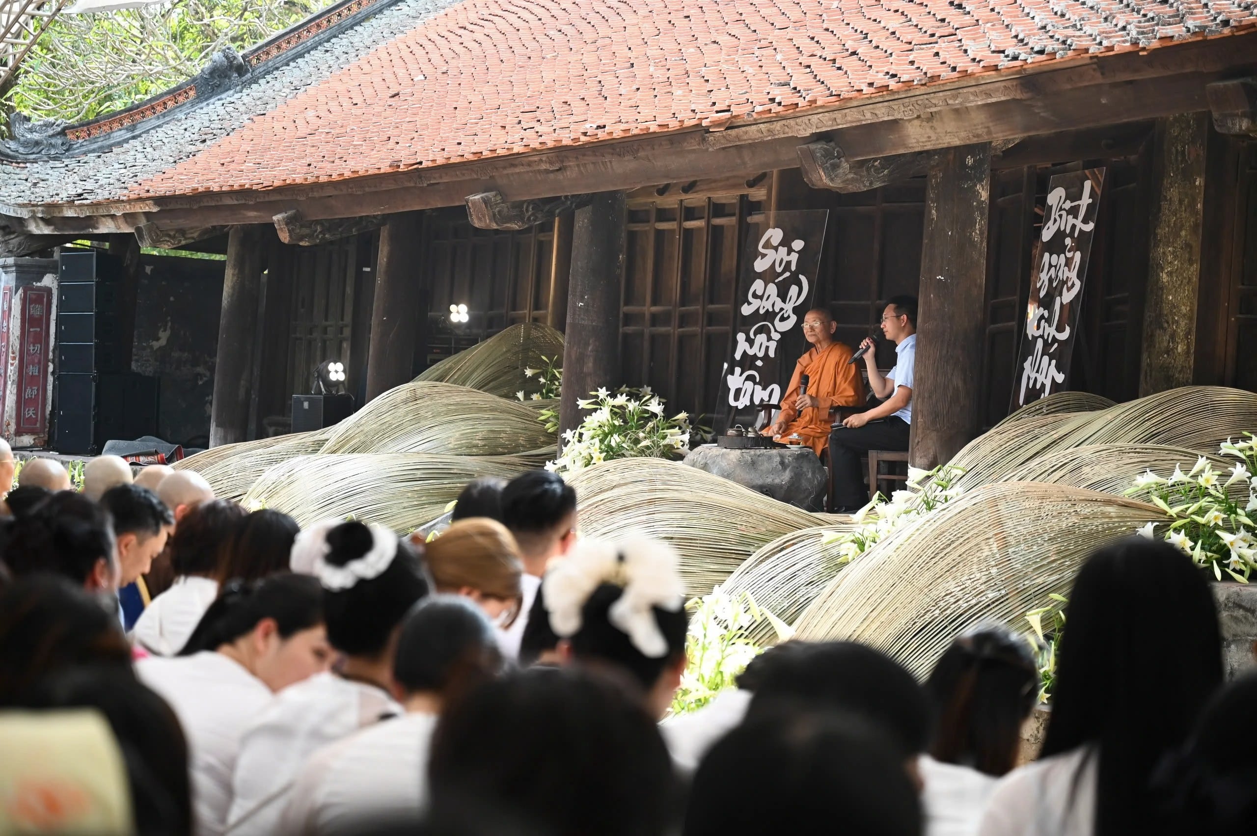 Giới thiệu tác phẩm sắp đặt sân khấu – “Dòng chảy”