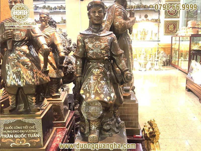 Tượng đồng Vua Quang Trung - Nguyễn Huệ