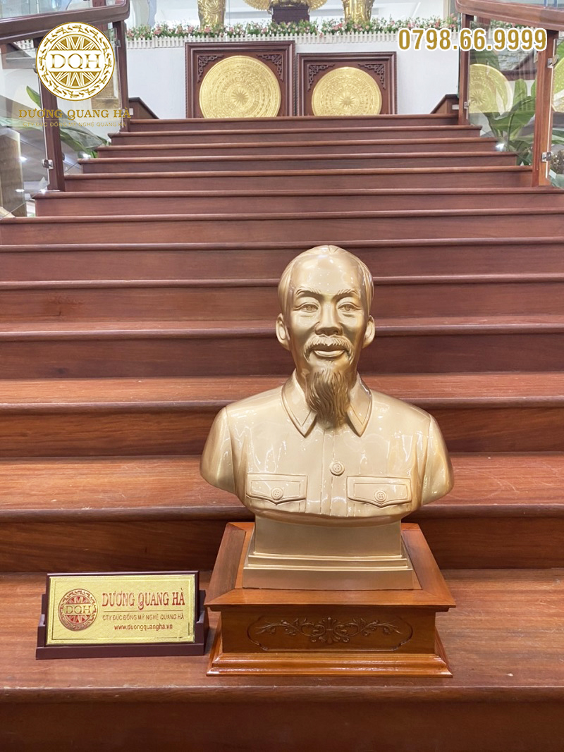 10 mẫu tượng đồng Bác Hồ đẹp nhất hiện nay