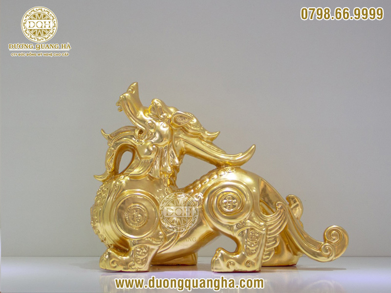 Tượng Tỳ Hưu bằng đồng dát vàng