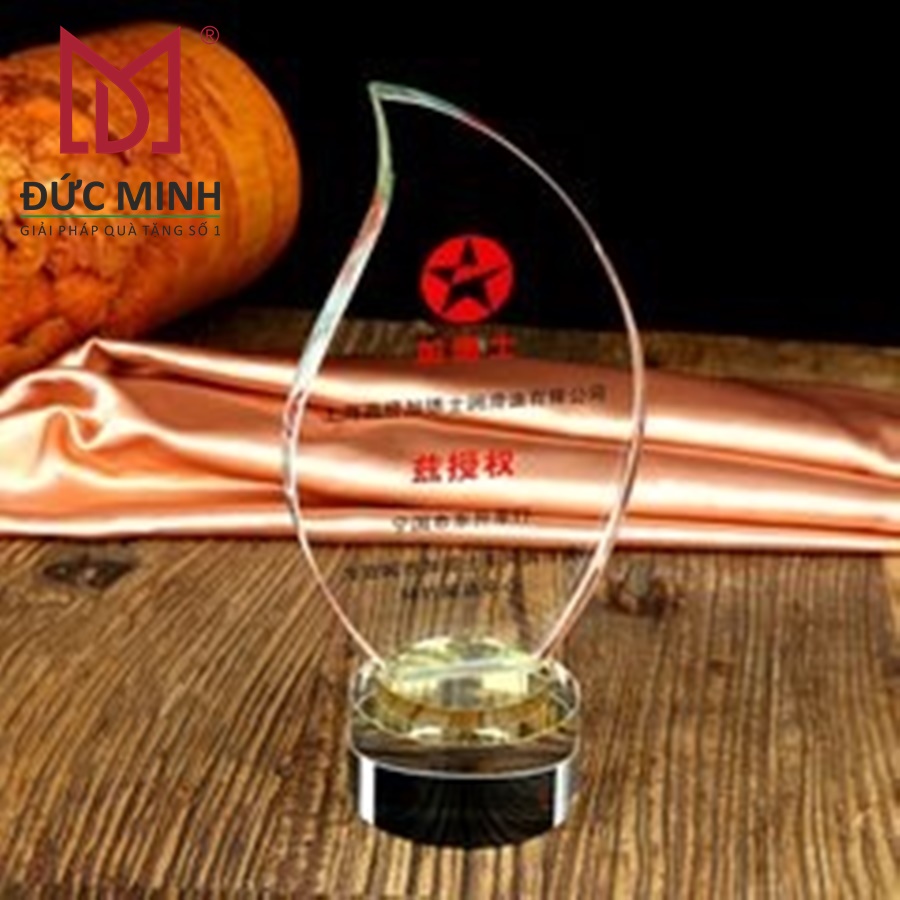 Quà Tặng Biểu Trưng Pha lê Pha Le đẹp