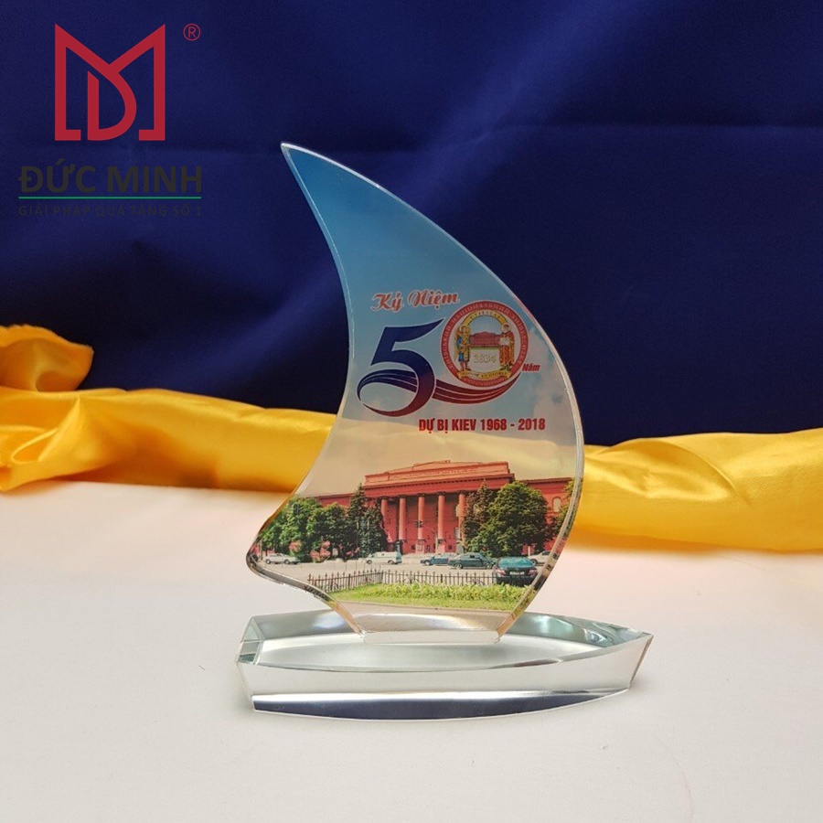 Quà Tặng Biểu Trưng Pha lê Pha Le đẹp