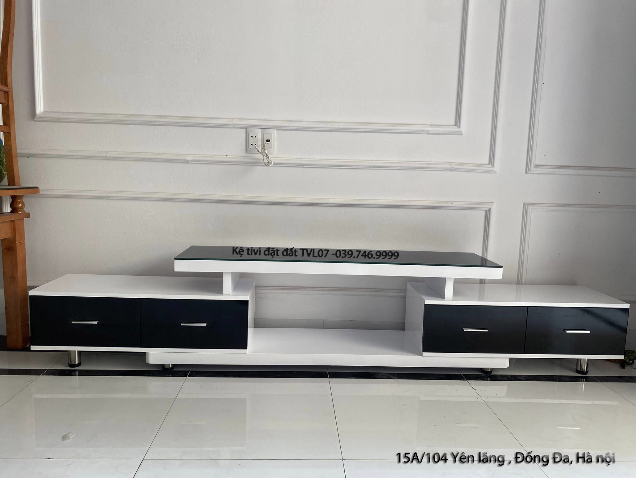 kệ-tivi-đặt-sàn-trắng-đen-giá-rẻ