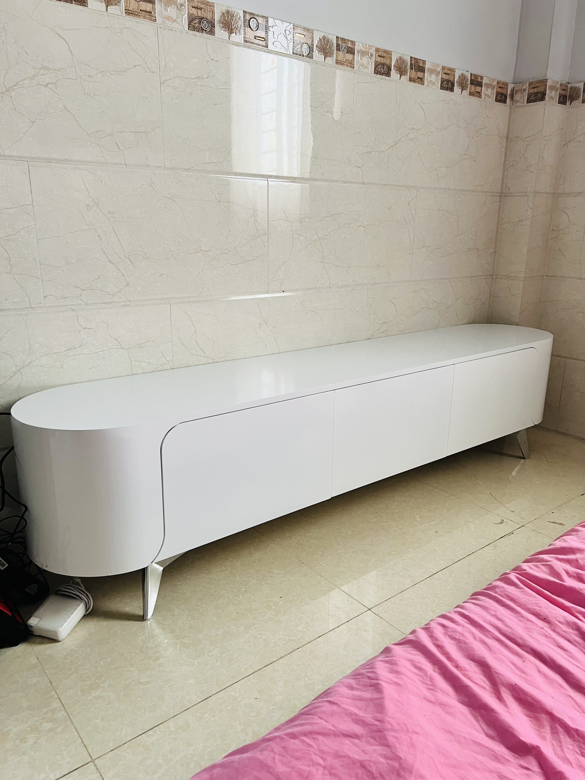 kệ-tivi-gỗ-công-nghiệp-trắng