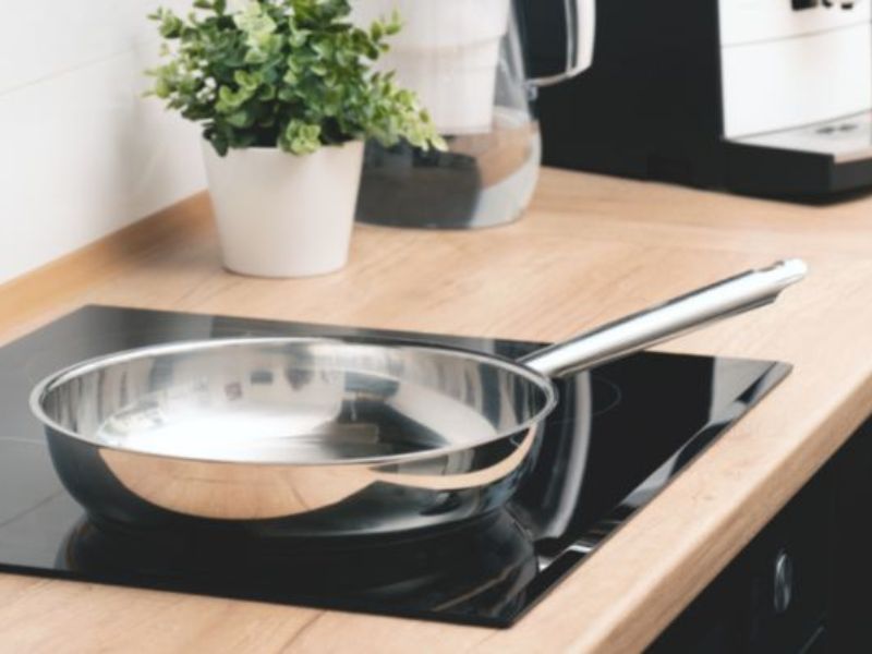 Để nồi vừa đúng khu vực cho phép trên bếp