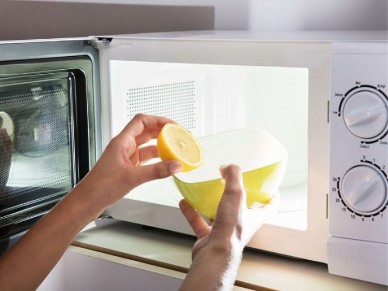 Vệ sinh lò vi sóng sạch sẽ
