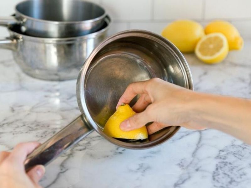 Tại sao nên vệ sinh không gian bếp sạch đẹp hơn với bộ đôi chanh sả?