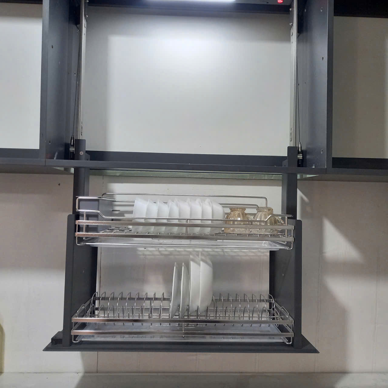 giá bát nâng hạ điện inoxen