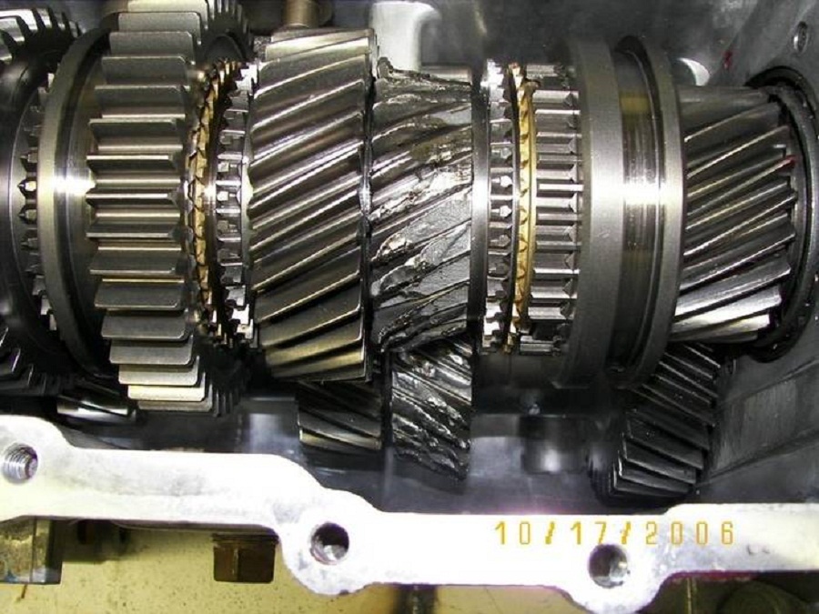 nguyen-nhan-hu-hong-hop-so-san-xe-o-to