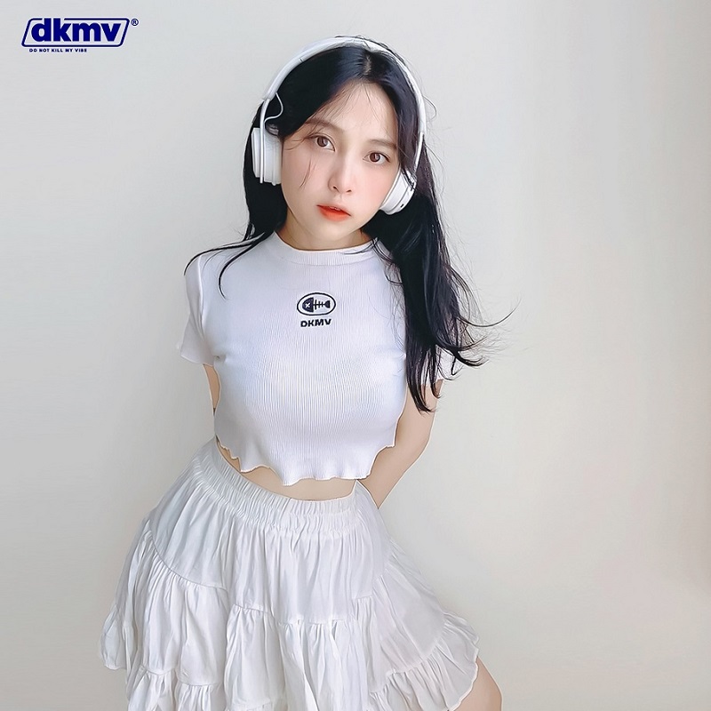 áo croptop local brand trắng đẹp dkmv 