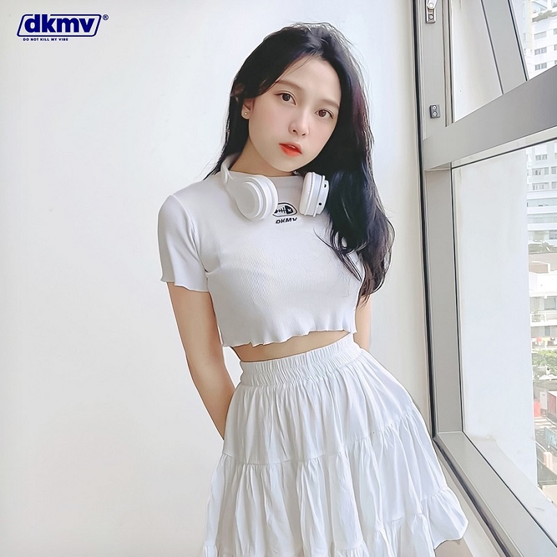 áo croptop local brand trắng đẹp dkmv 