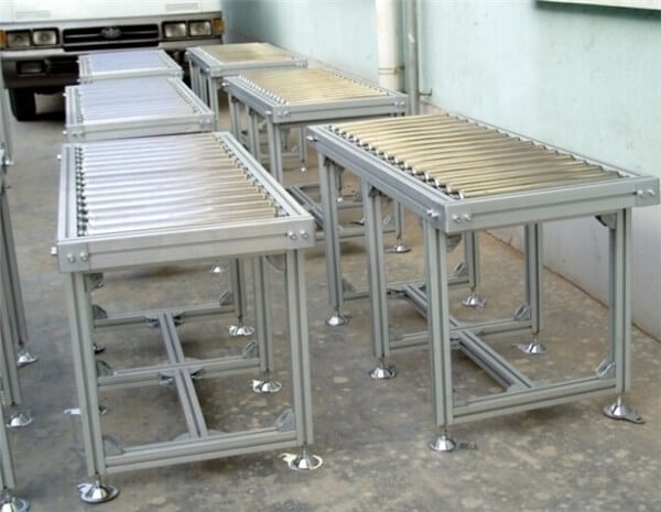 Băng tải trọng lực là gì? Có những loại băng tải trọng lực nào?