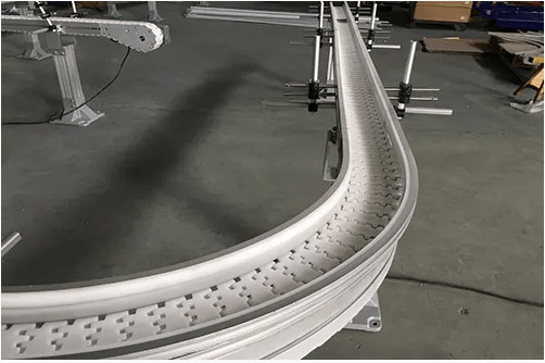 Băng tải xích nhựa là gì? Tất tần tật thông tin cần biết