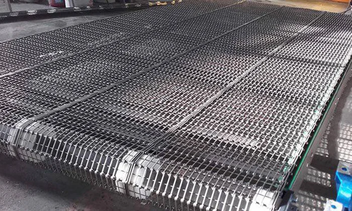 Đặc điểm và công dụng của băng tải lưới inox