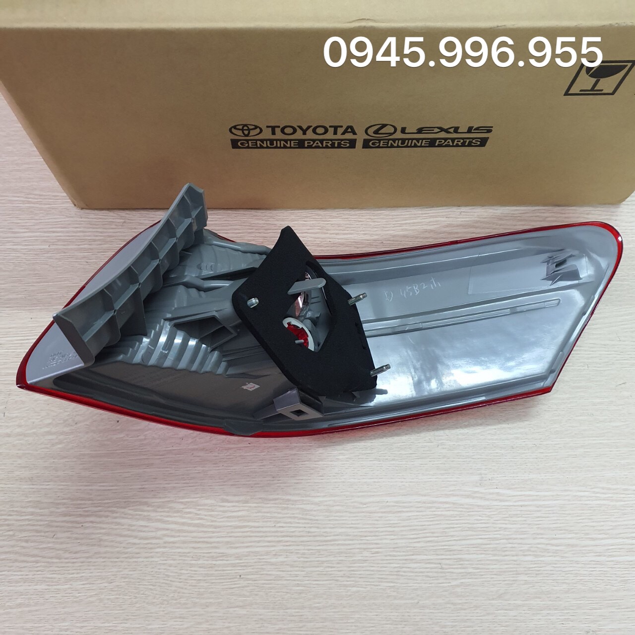 Đèn hậu Camry Mỹ 2007 81560-06240