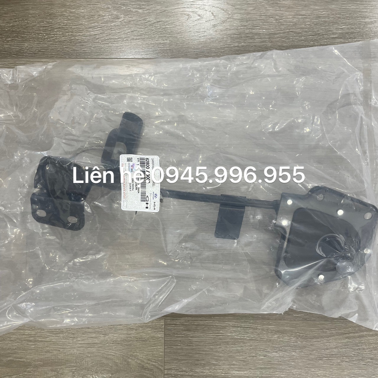 Cáp treo lốp dự phòng Kia Sedona 62800A9000