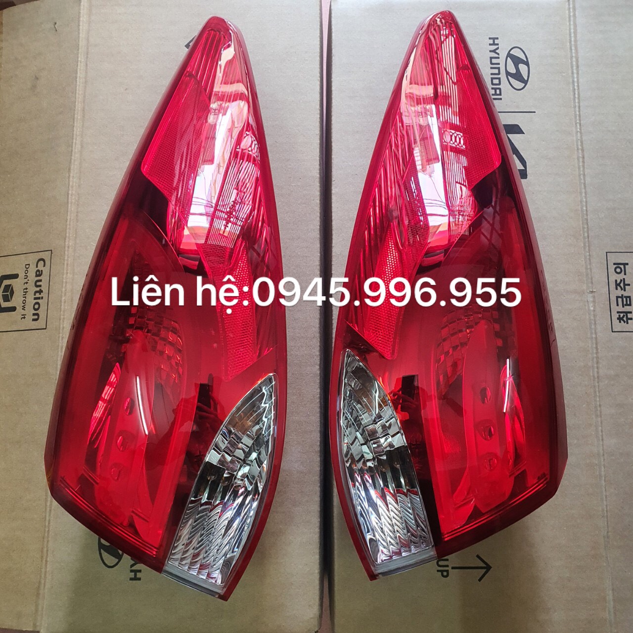 Đèn hậu mảnh ngoài Hyundai Tucson 2010-2012 924022S020 924012S020