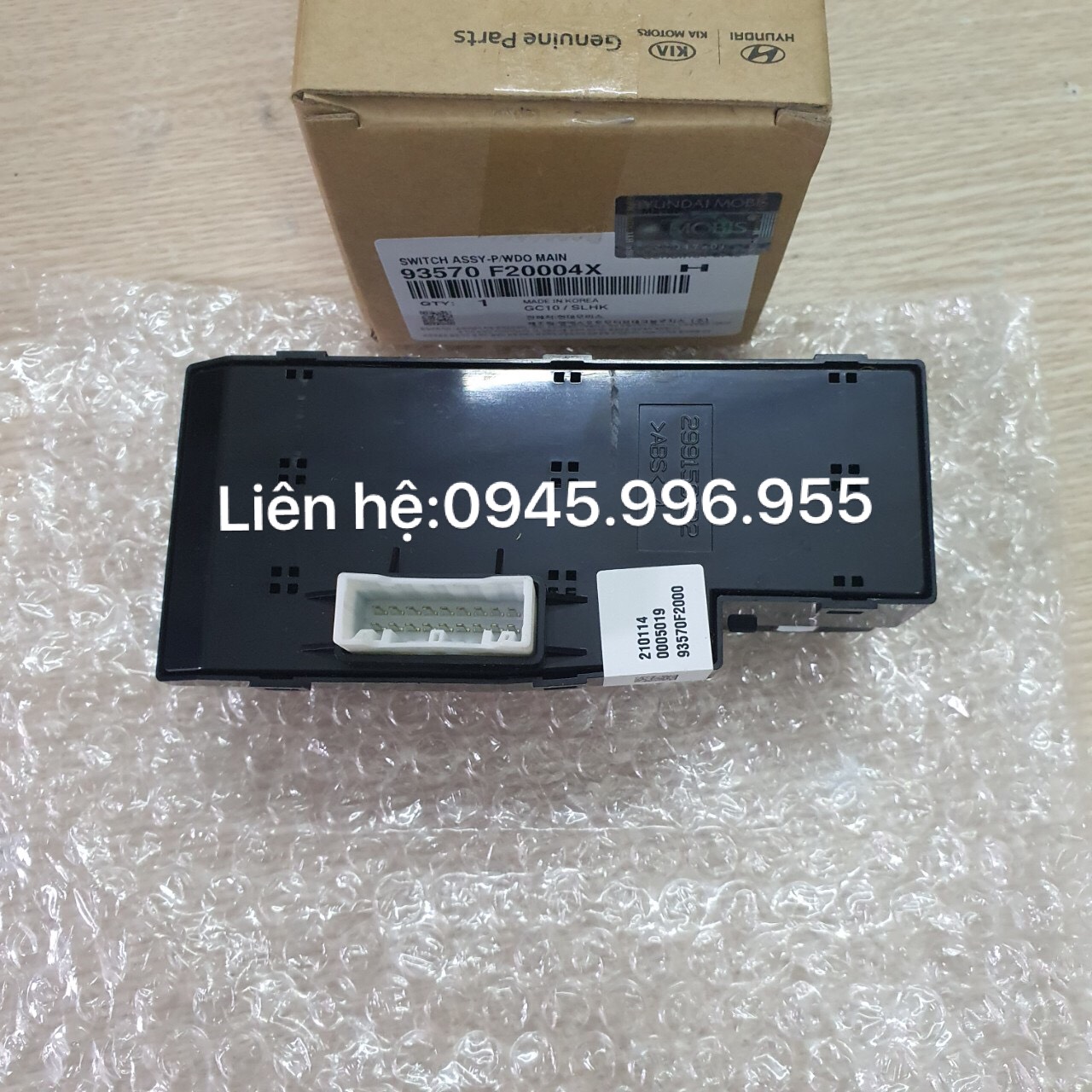 Công tắc nên xuống kính Hyundai Elantra 2016-2019 93570F20004X