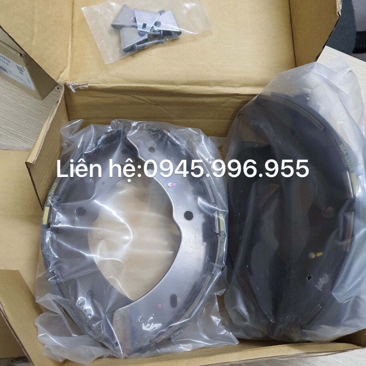 Má phanh sau Chevrolet Colorado 94726878