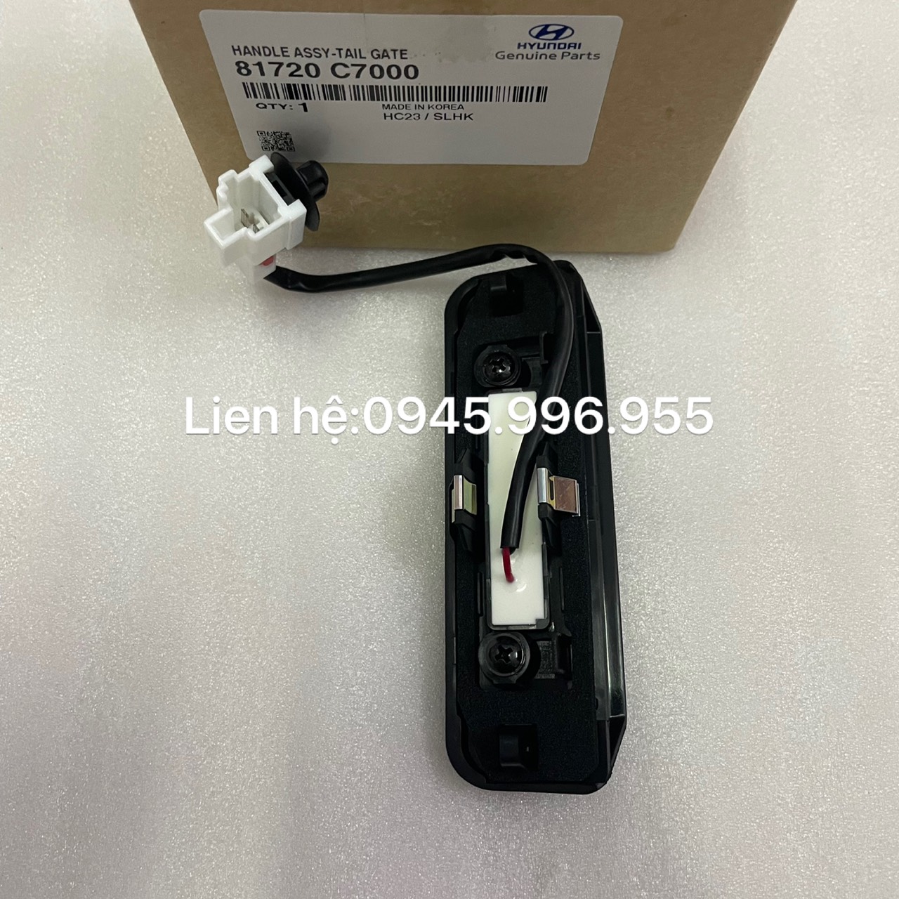 Công tắc mở cửa hậu Hyundai I20 81720C7000