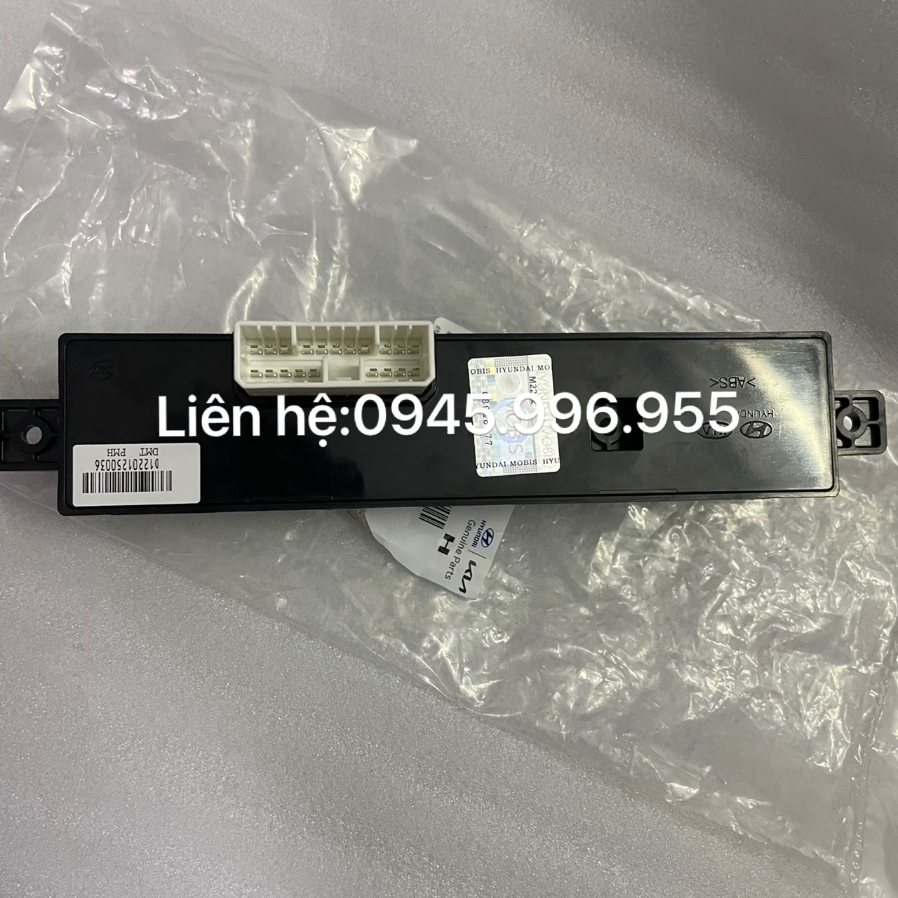 Công tắc chỉnh ghế Hyundai Santafe 885402W100