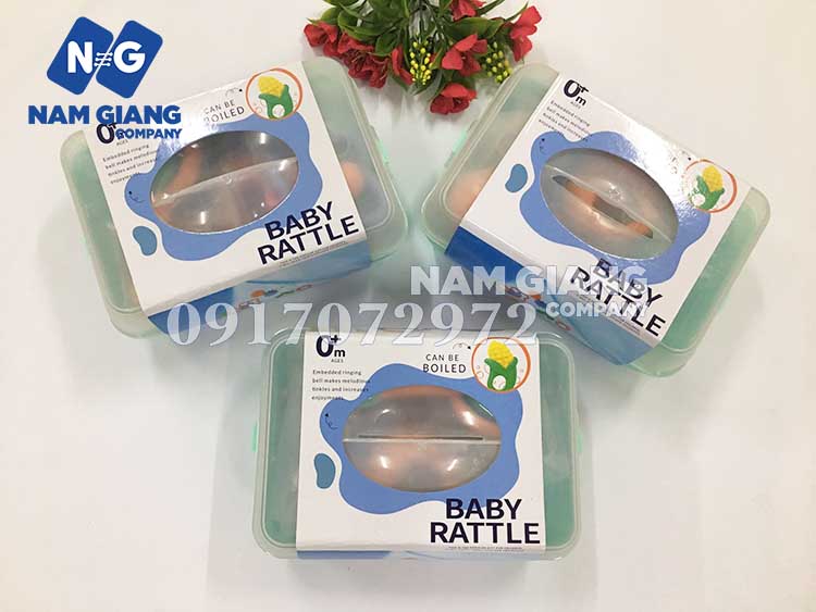 hop-ngam-nuou-kem-xuc-xac-baby-rattle