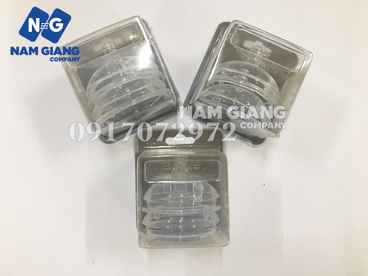 num-ty-thay-the-binh-sua-comotomo-hop-2-chiec-1