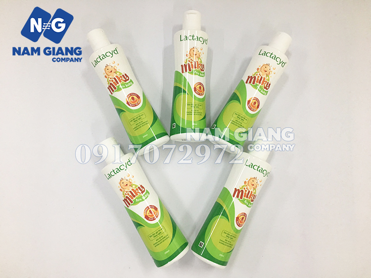 sua-tam-goi-lactacyd-milky-250ml-1