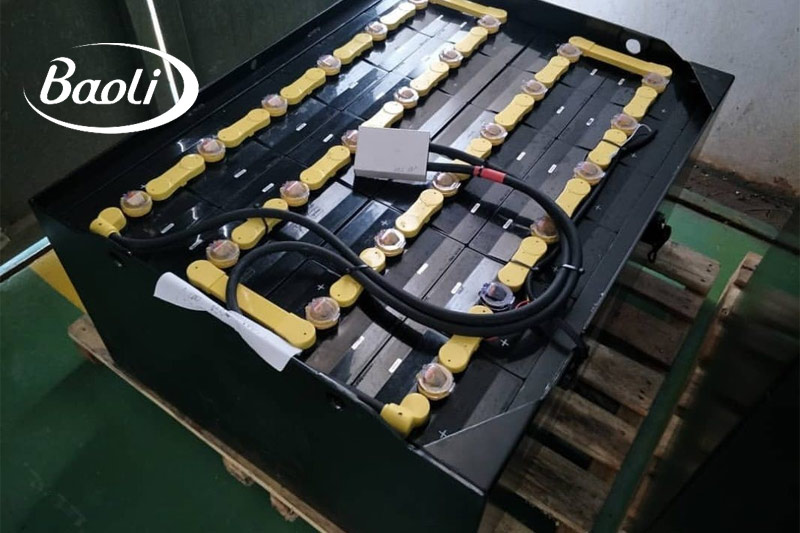 Bảo trì ắc quy xe nâng đảm bảo xe vận hành ổn định