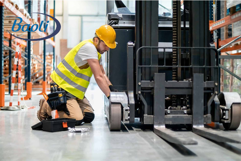 Xe nâng điện cần được bảo trì định với các mốc mỗi 1 tháng, 3 tháng, 6 tháng và 12 tháng