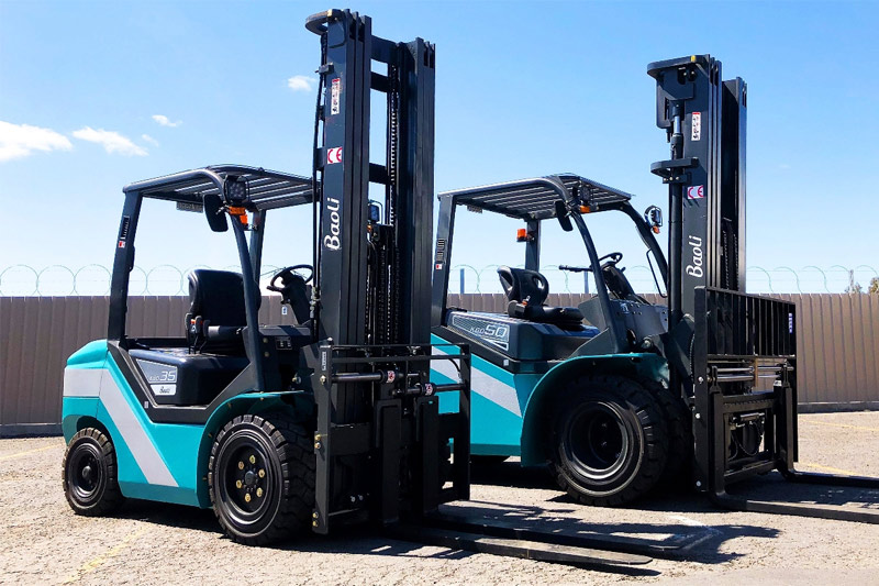 Mua xe nâng dầu hay xe nâng điện phụ thuộc vào nhu cầu người dùng