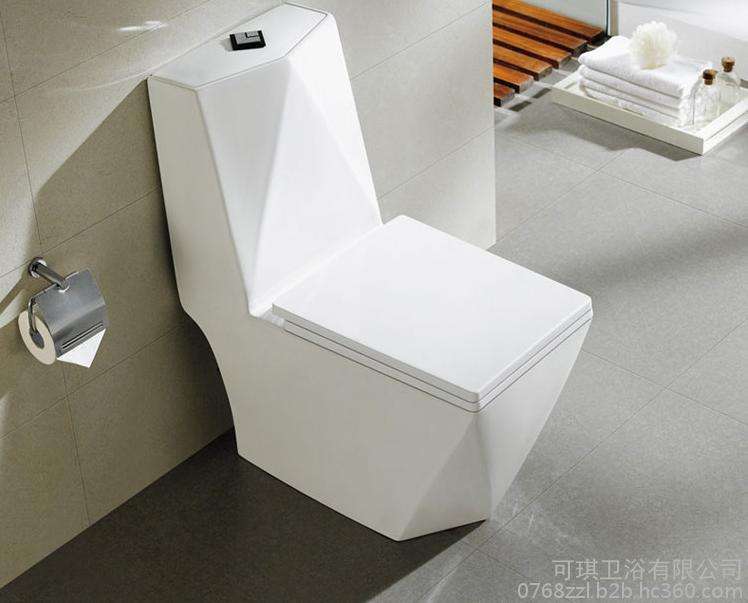 bồn cầu liền khối men diệt khuẩn