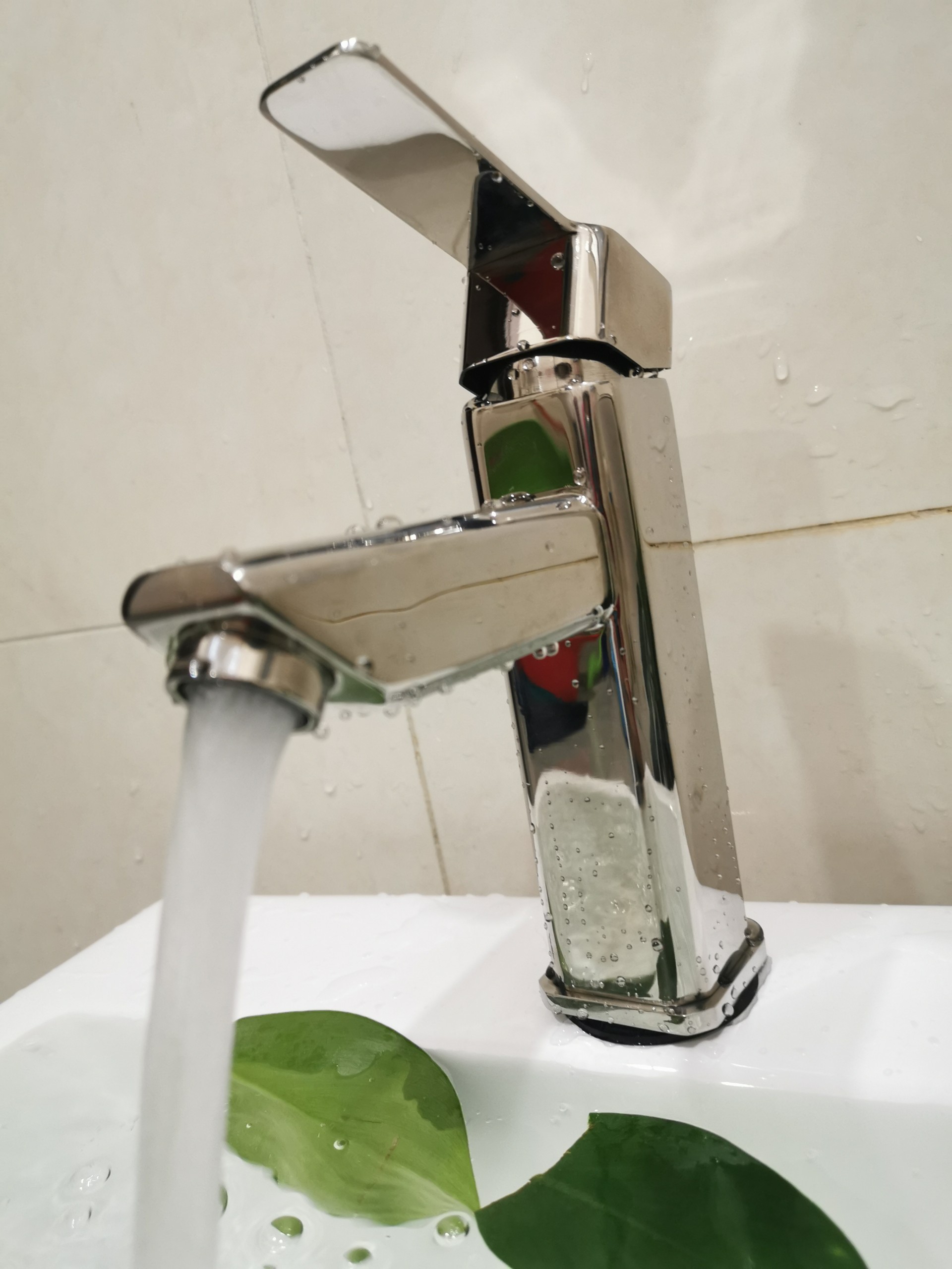 Vòi lavabo nóng lạnh inox 304