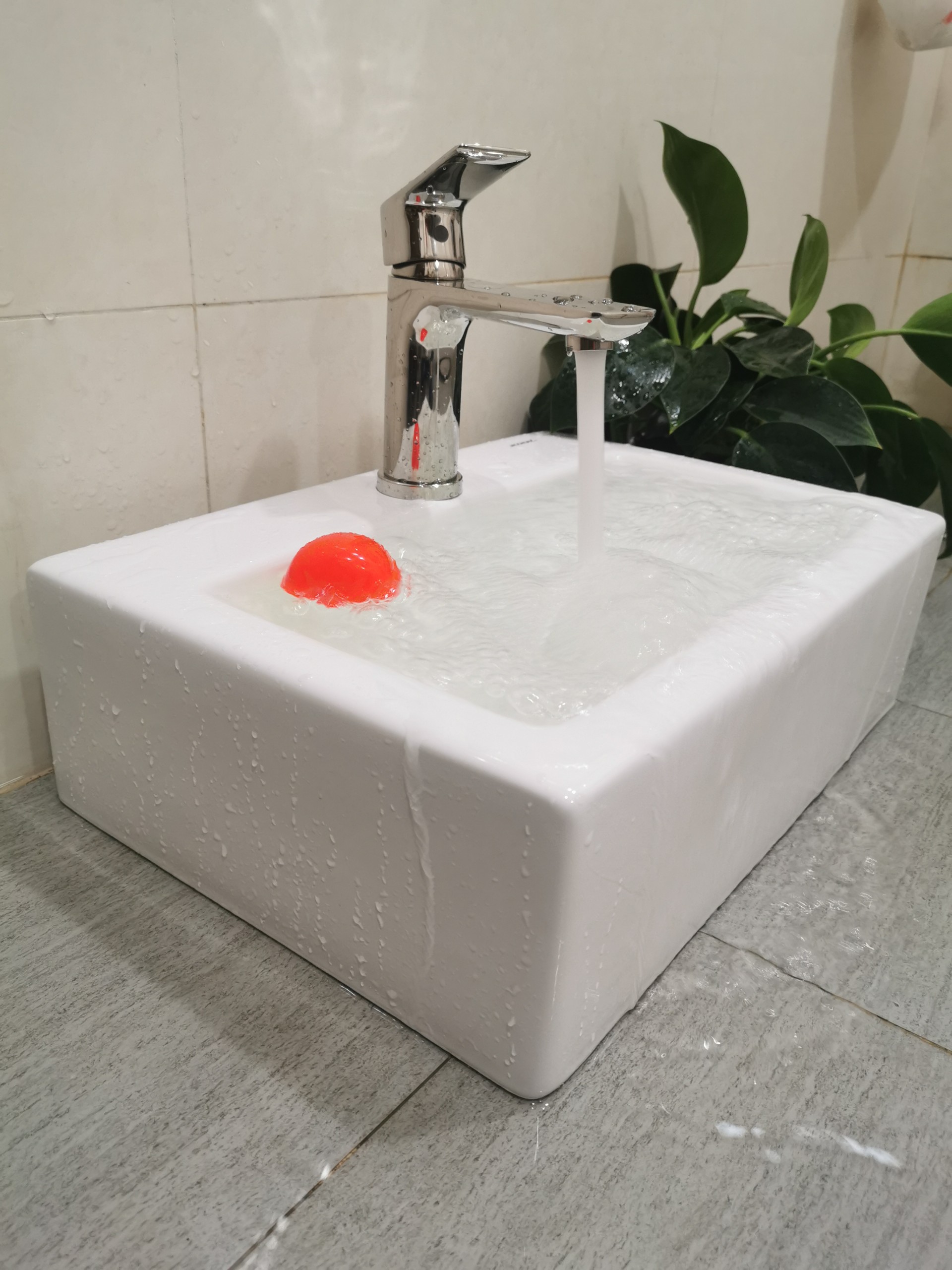 vòi chậu rửa mặt nóng lạnh