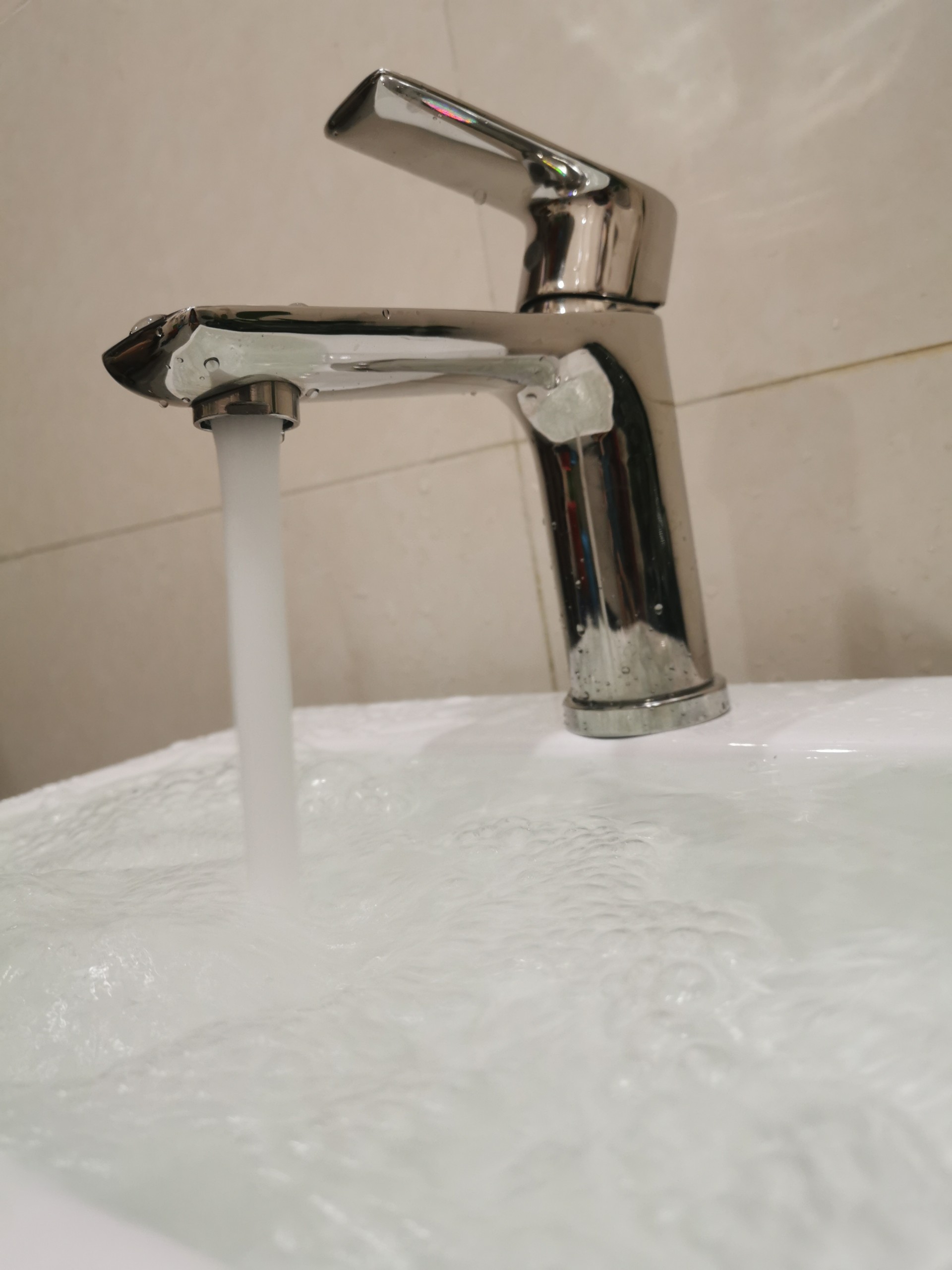 vòi lavabo chậu rửa mặt