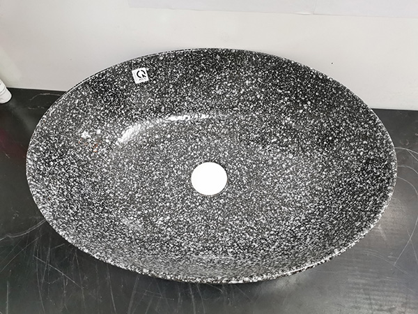 chậu lavabo cổ điển màu đen