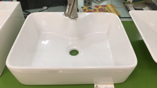 lavabo nổi bàn đá