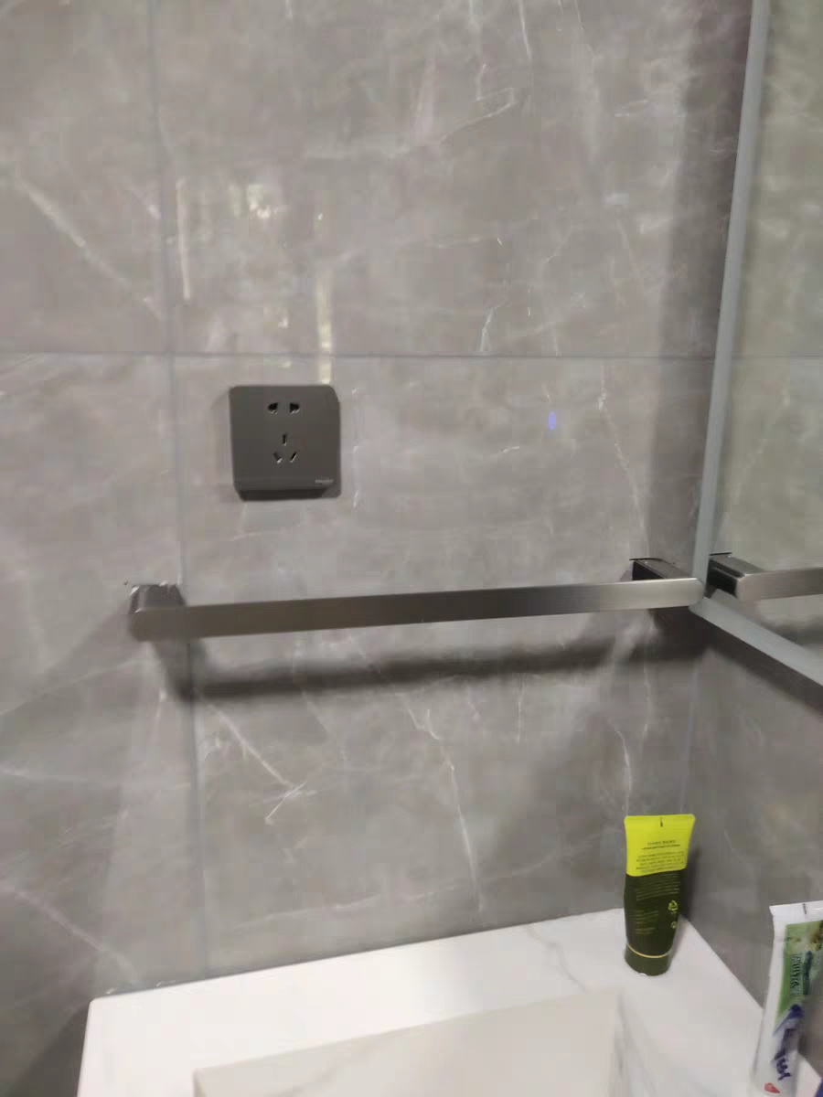 thanh treo khăn nhà vệ sinh cao cấp hiện đại