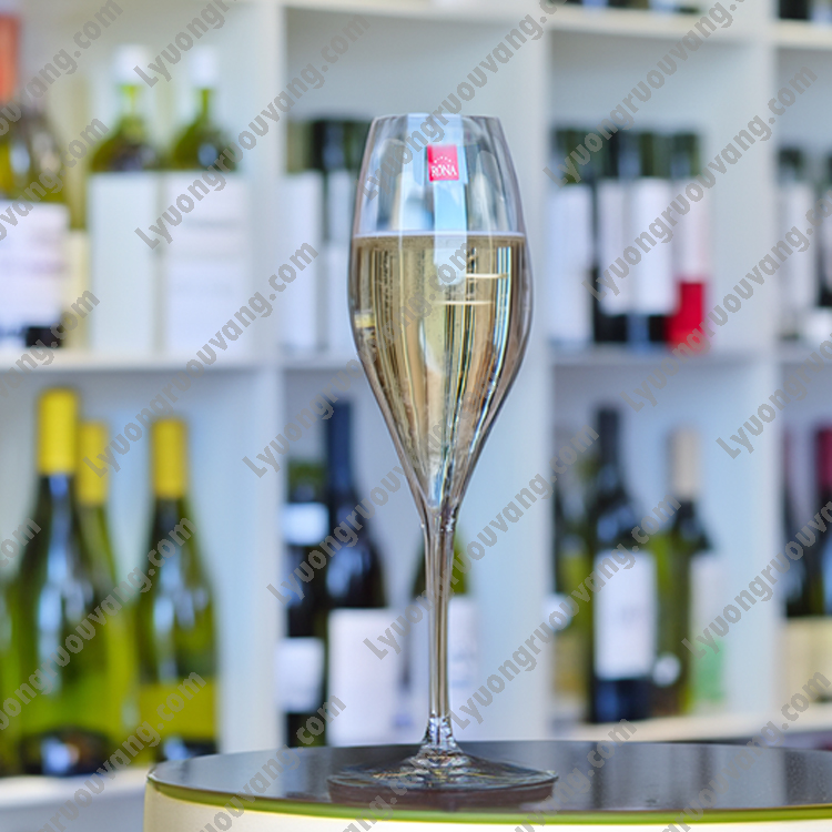 ly uống chanpagne thân sáo