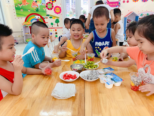 Giáo án STEAM làm sữa chua hoa quả dầm – Trải nghiệm nhỏ, hạnh phúc to