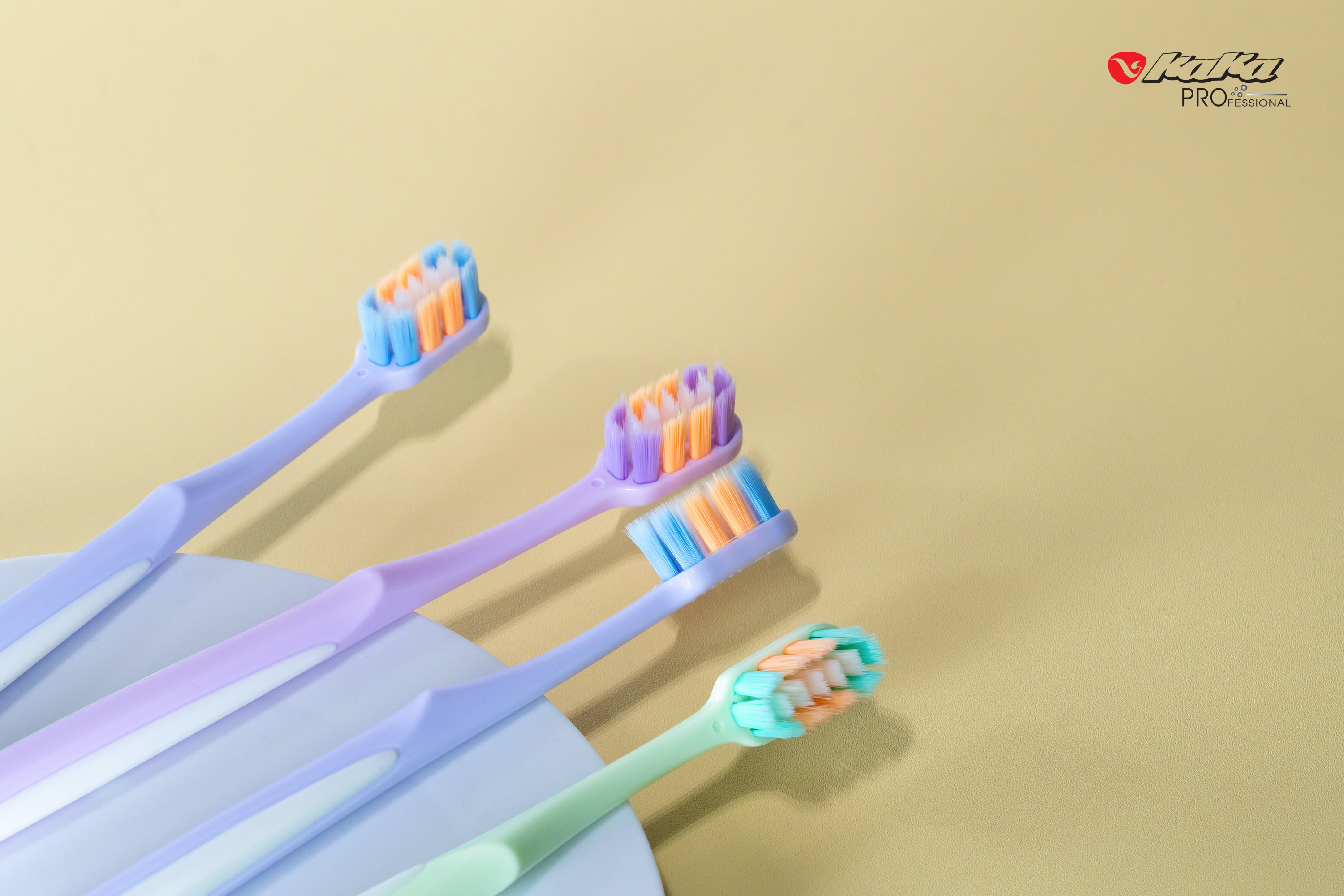 Sử dụng bàn chải đánh răng KaKa để nâng cao hiệu quả làm sạch răng