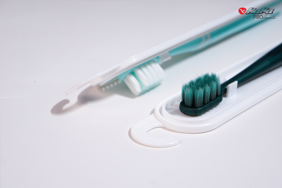 Vệ sinh sau trám với với bàn chải thương hiệu KaKa