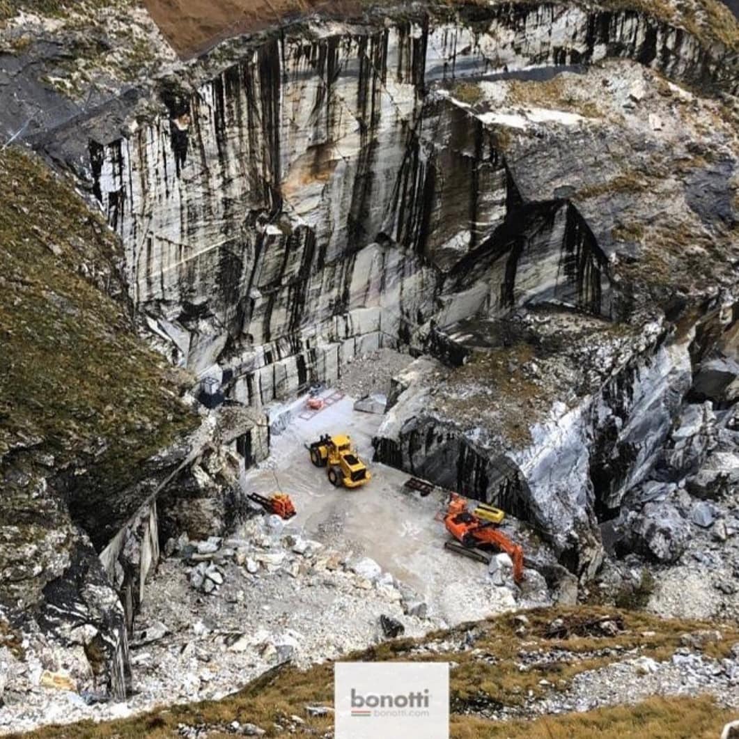 Hình ảnh khai thác ở mỏ đá granite