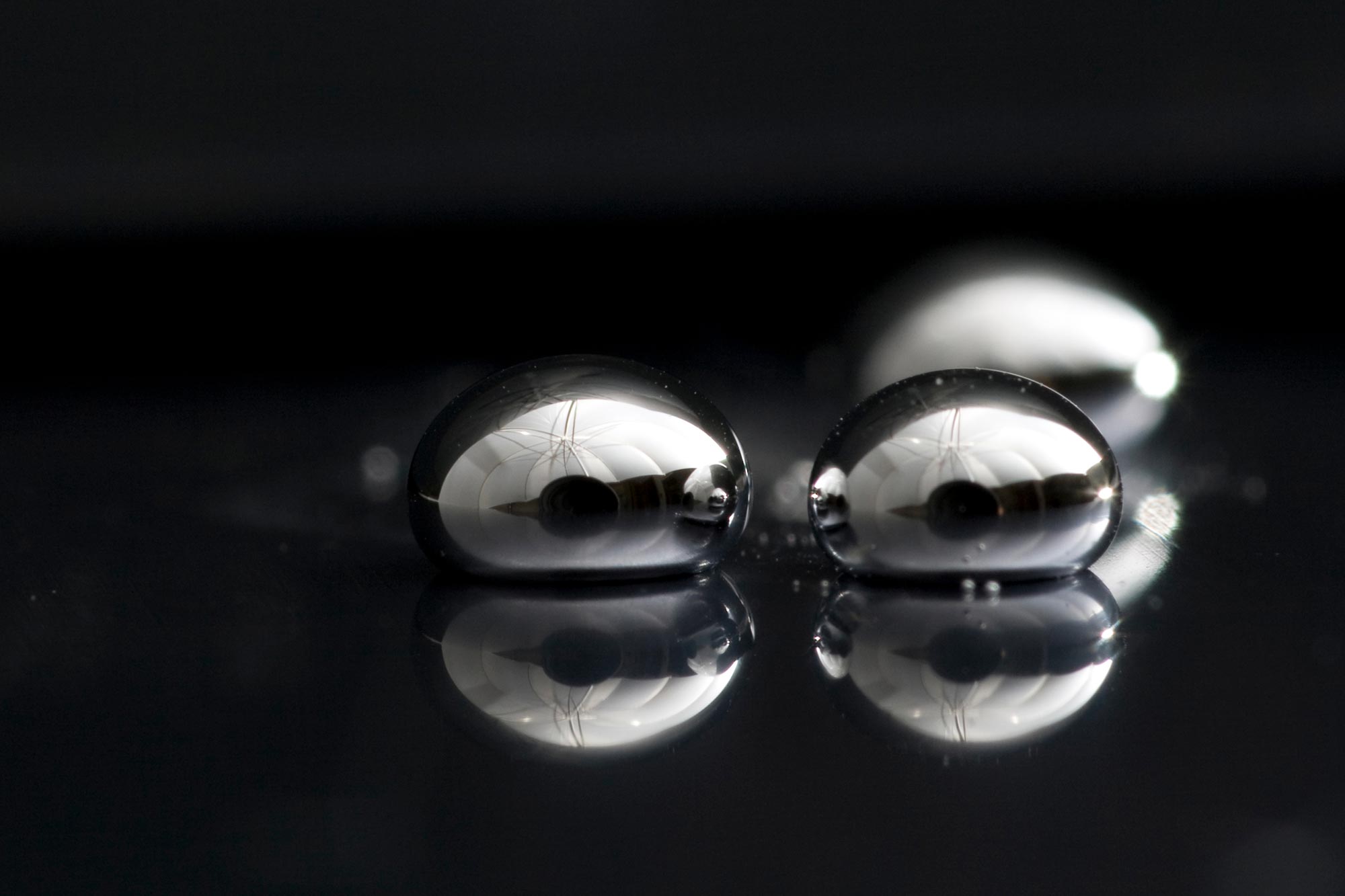 Liquid Metal là gì ? Đặc tính của keo Liquid Metal