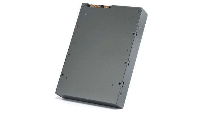 Nếu đang cảm thấy dư tiền, bạn có thể bỏ ra 900 triệu đồng mua chiếc SSD 100TB siêu khủng này