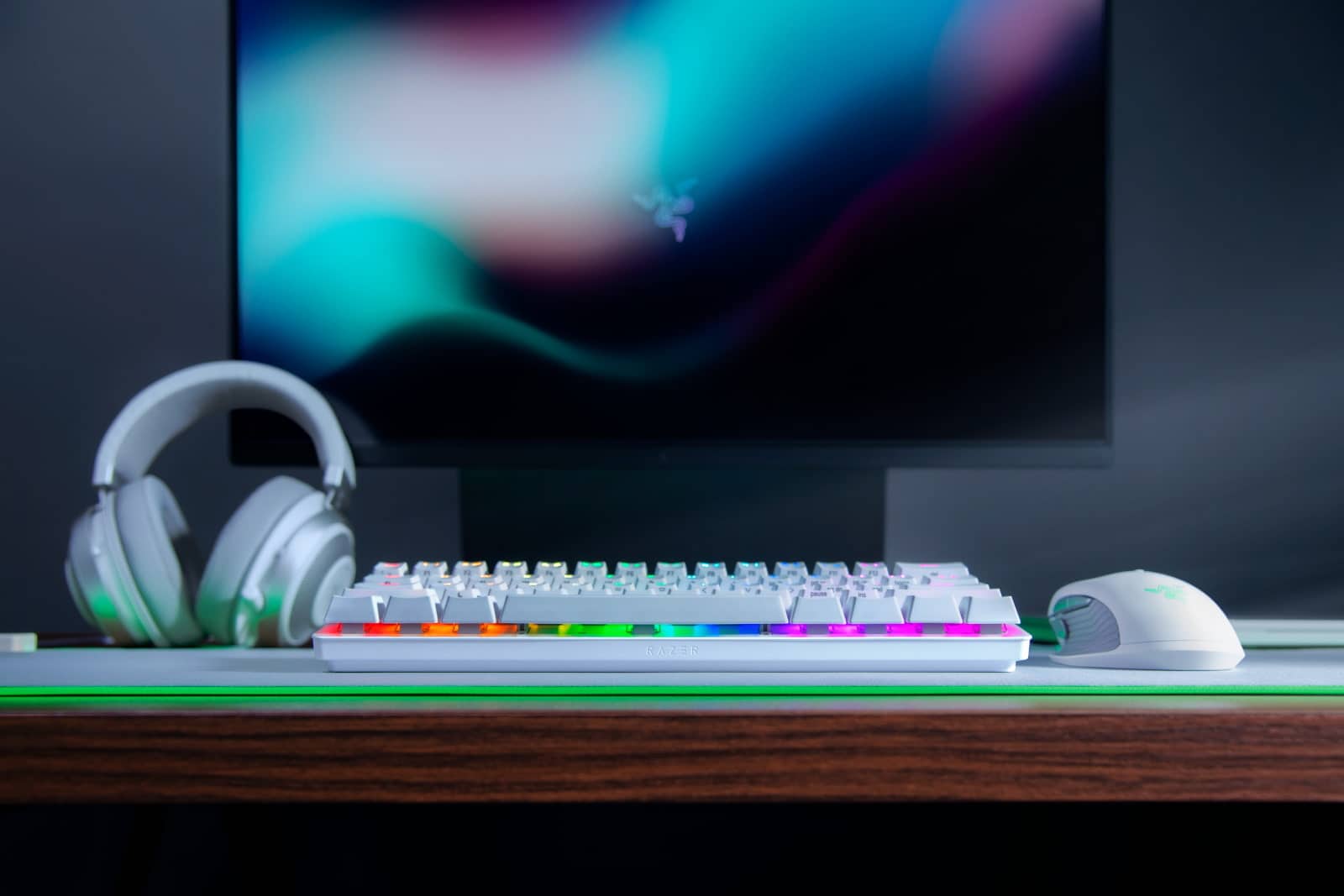 Loại bỏ các phím số, Razer trình làng bàn phím cơ Huntsman Mini gaming mang phong cách nhỏ gọn