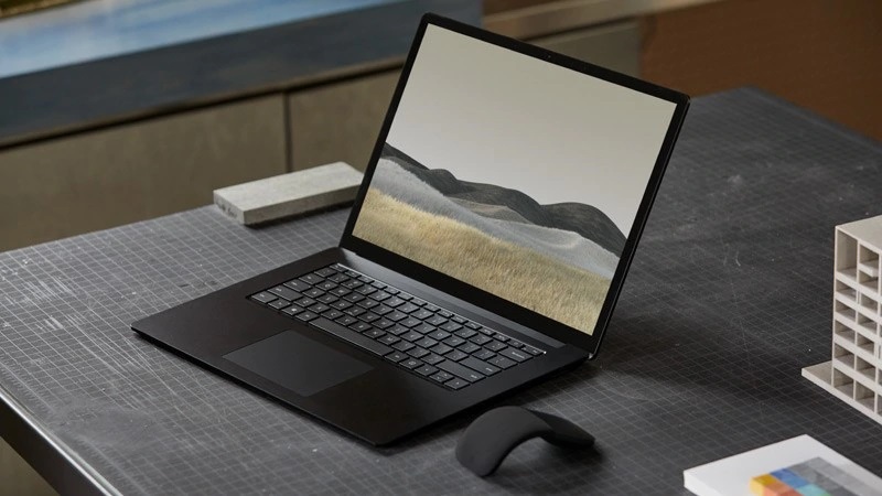 Microsoft thừa nhận lỗi nứt màn hình trên Surface Laptop 3 và cho phép bảo hành miễn phí