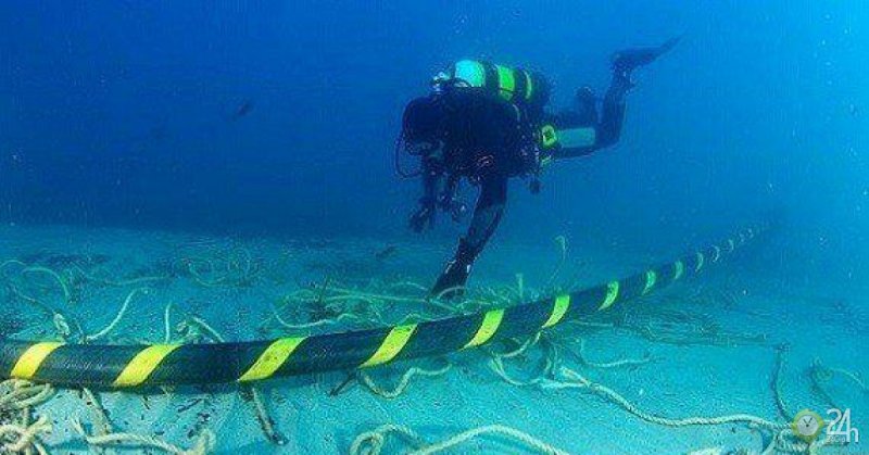 tiến hành sửa chữa cap quang