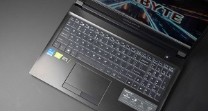 Hành trình phím sâu, Touchpad cảm ứng nhạy